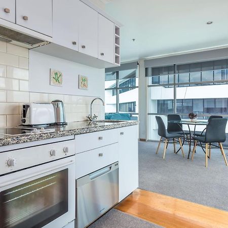 Stunning Waterfront Location With Huge Balcony! Daire Auckland Dış mekan fotoğraf