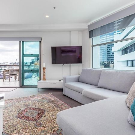 Stunning Waterfront Location With Huge Balcony! Daire Auckland Dış mekan fotoğraf