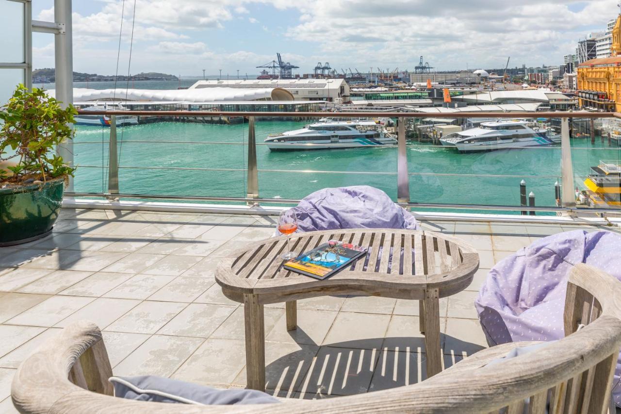 Stunning Waterfront Location With Huge Balcony! Daire Auckland Dış mekan fotoğraf