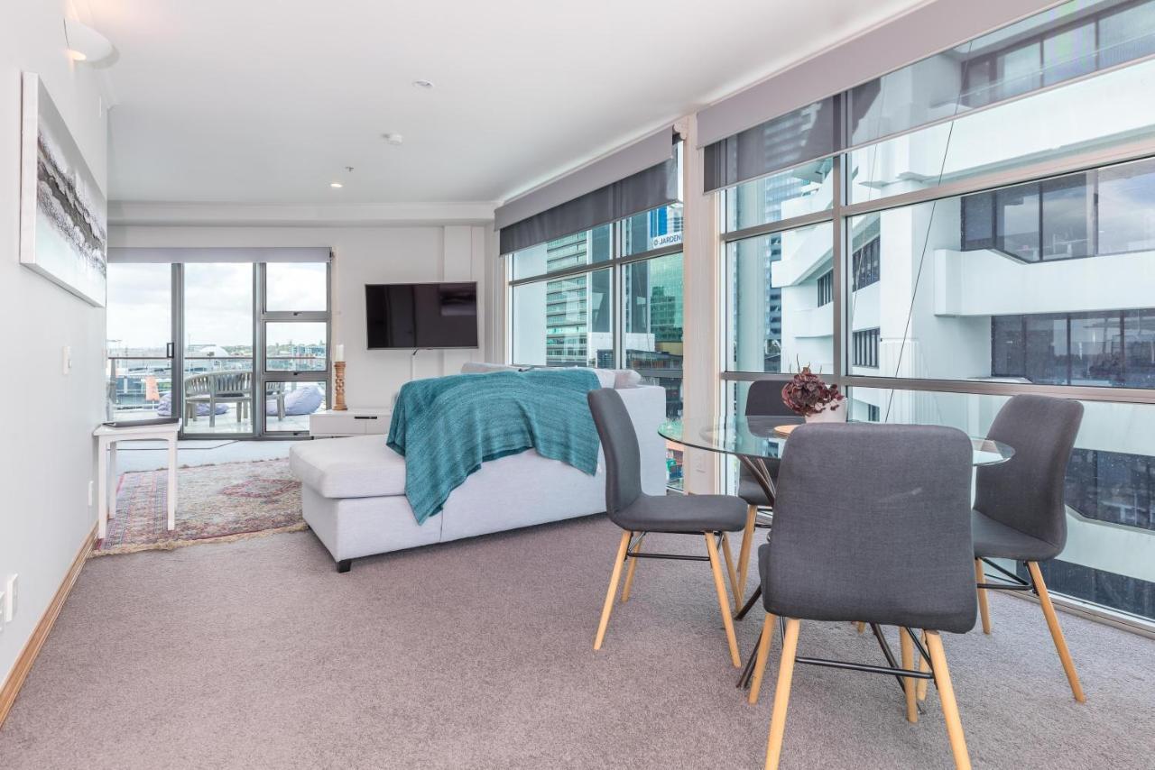 Stunning Waterfront Location With Huge Balcony! Daire Auckland Dış mekan fotoğraf