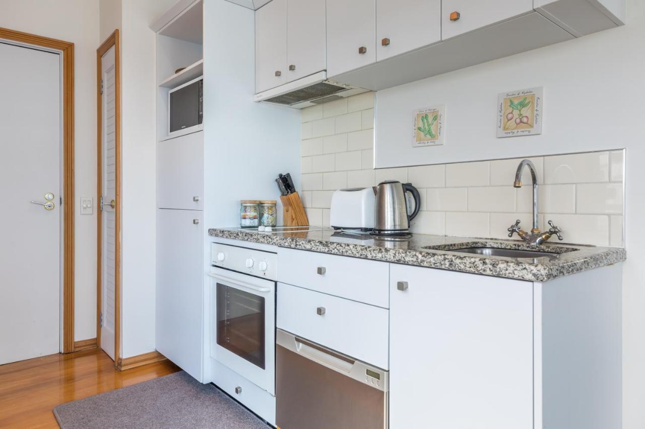 Stunning Waterfront Location With Huge Balcony! Daire Auckland Dış mekan fotoğraf